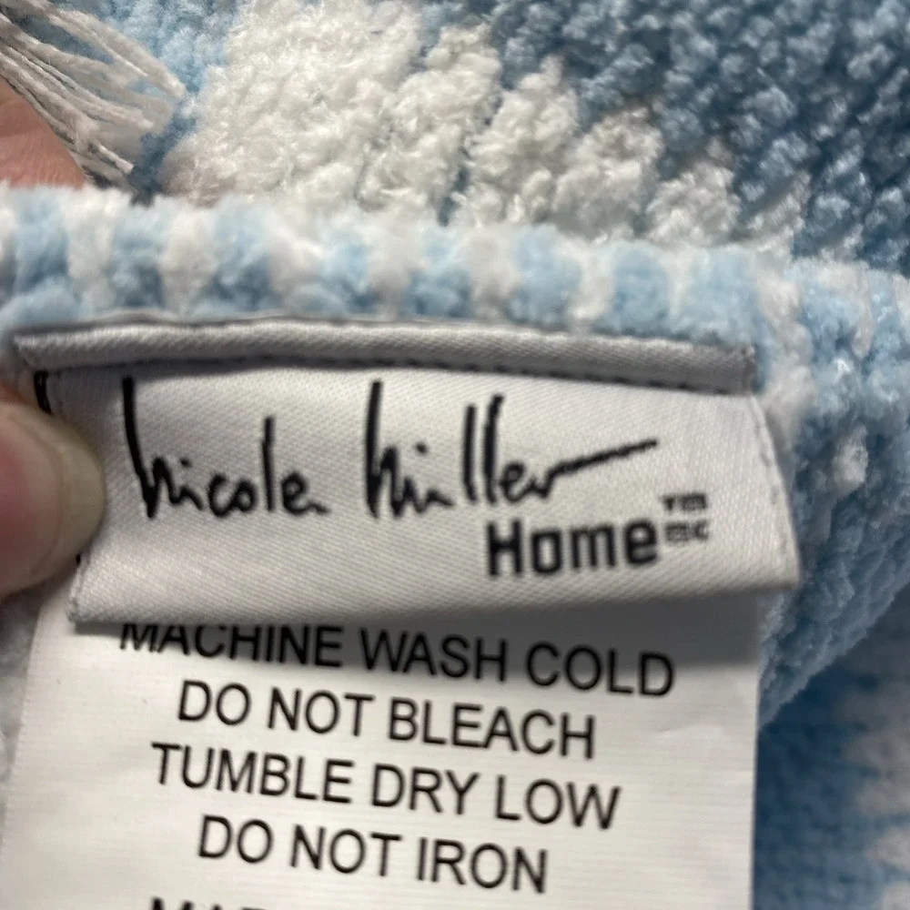 Nicole Miller Throw Blanket 50x70 Light Blue White Chenille Checkered Fringe